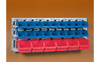 Raft de perete cu cutii din material plastic
