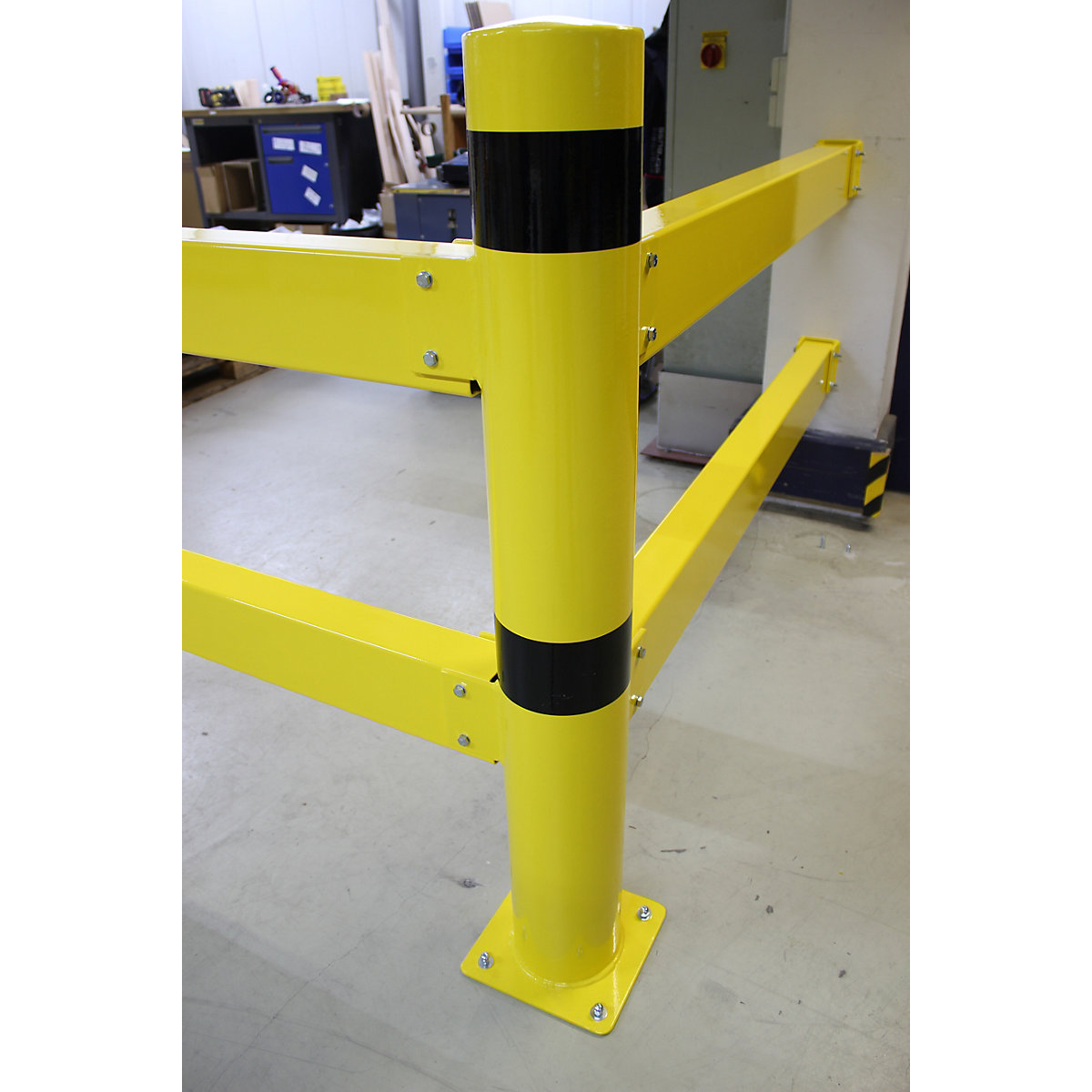 Stâlp de colț XL pentru parapet de siguranță (Imagine produs 2)-1