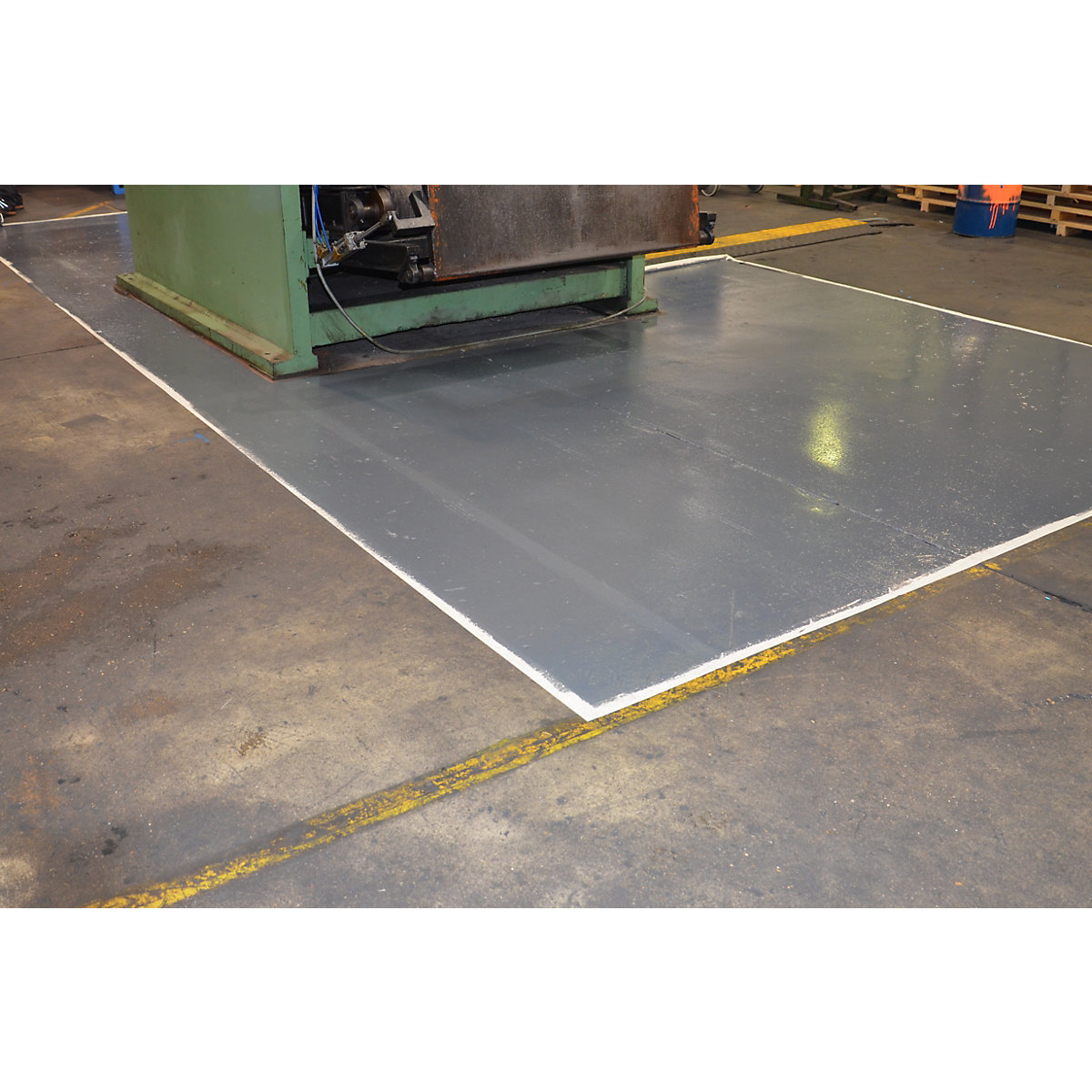 Vopsea pentru marcarea podelelor Industry Floor Paint® – Ampere (Imagine produs 2)-1