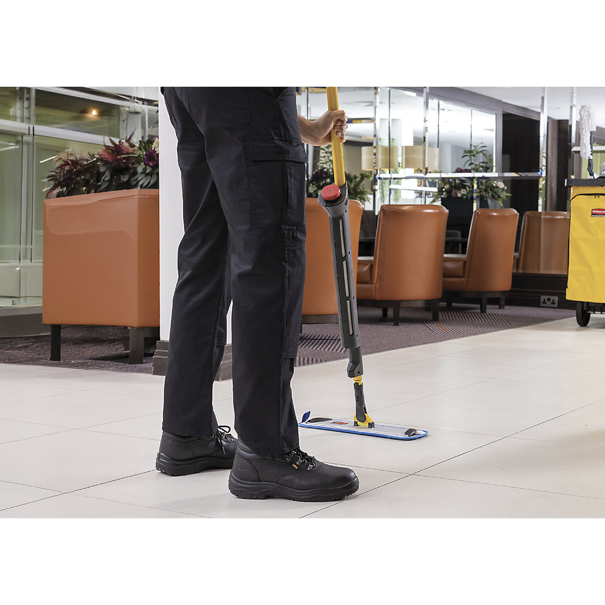 Zestaw do czyszczenia podłóg z mopem ze spryskiwaczem PULSE™ – Rubbermaid (Zdjęcie produktu 9)-8