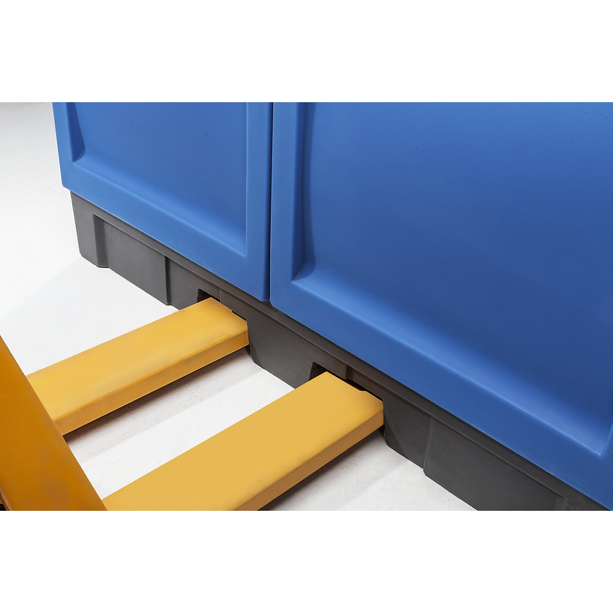 Stanica pre nebezpečné látky z polyetylénu s dvierkami – eurokraft pro (Zobrazenie produktu 4)-3