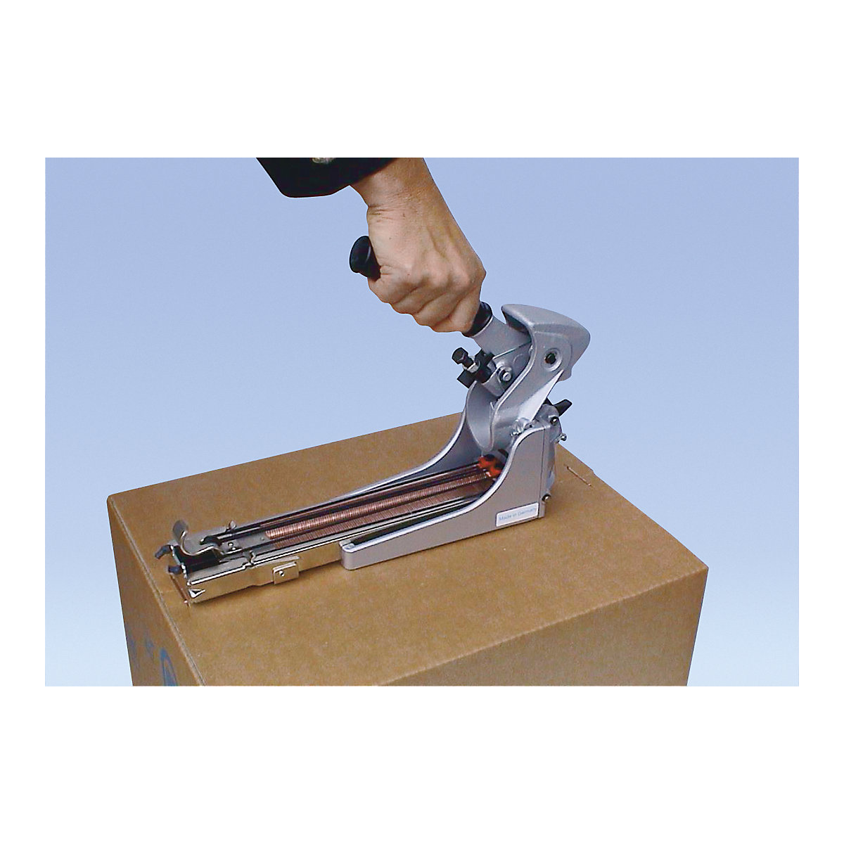 Handheld sealing stapler - ratioform