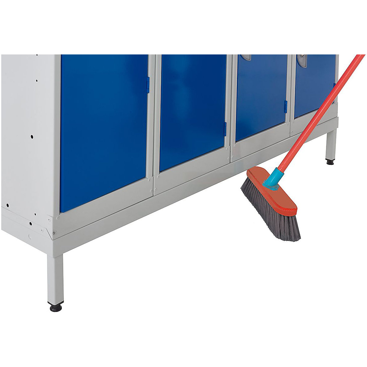 Mercian Locker Stand For 5 300w x 300d mm Lockers