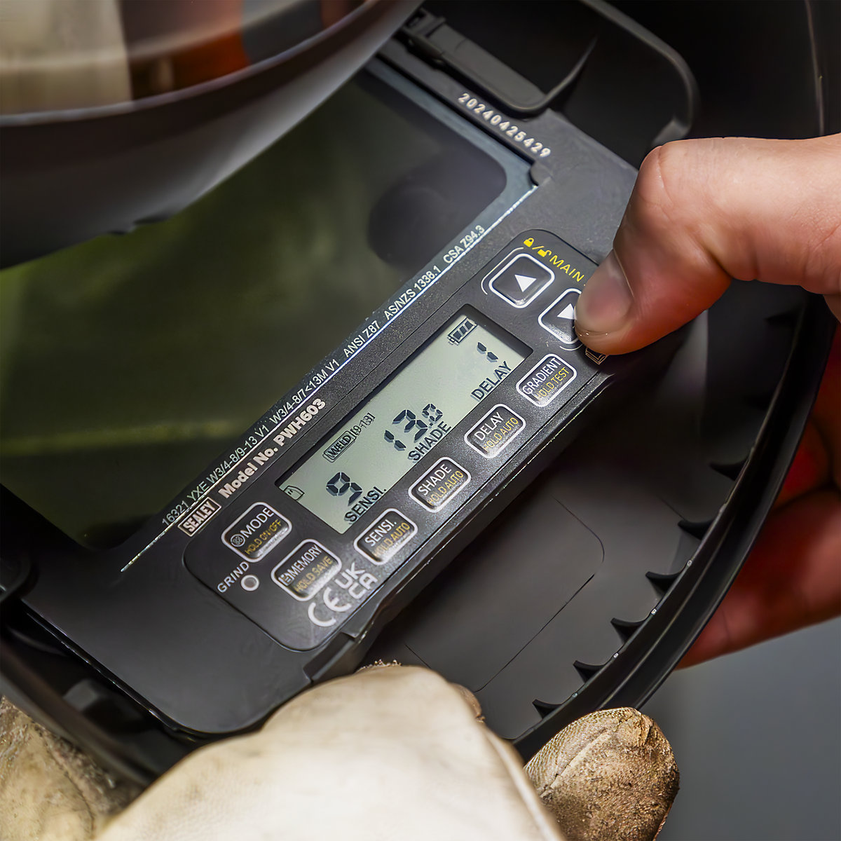 Sealey Auto Darkening Solar Powered Flip-Up Welding Helmet | Shade 9-13 (Product illustration 9)-8