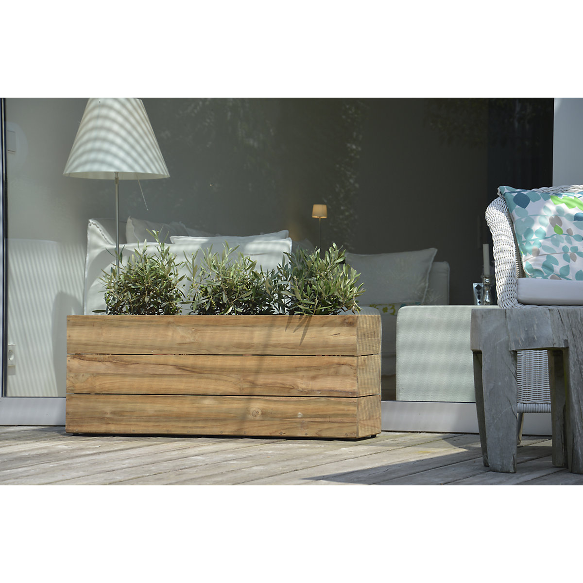 Teak planter box
