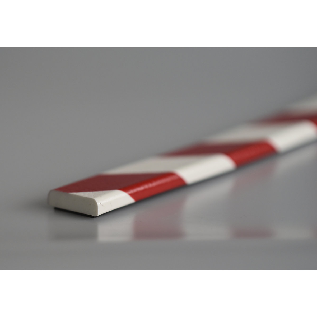 Knuffi®-oppervlaktebescherming – SHG, type F, stuk van 1 m, rood/wit, magneethoudend-20