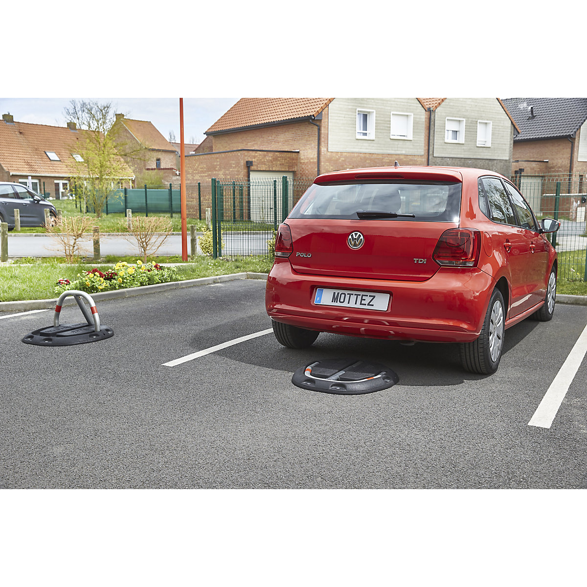 Parkplatzbügel auf Sockel Mottez (Produktabbildung 12)-11