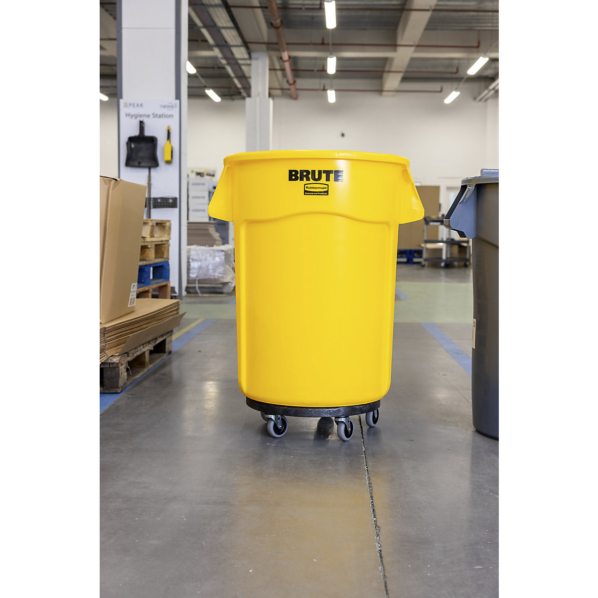 Rodador de transporte / chasis rodante BRUTE® – Rubbermaid (Imagen del producto 8)-7