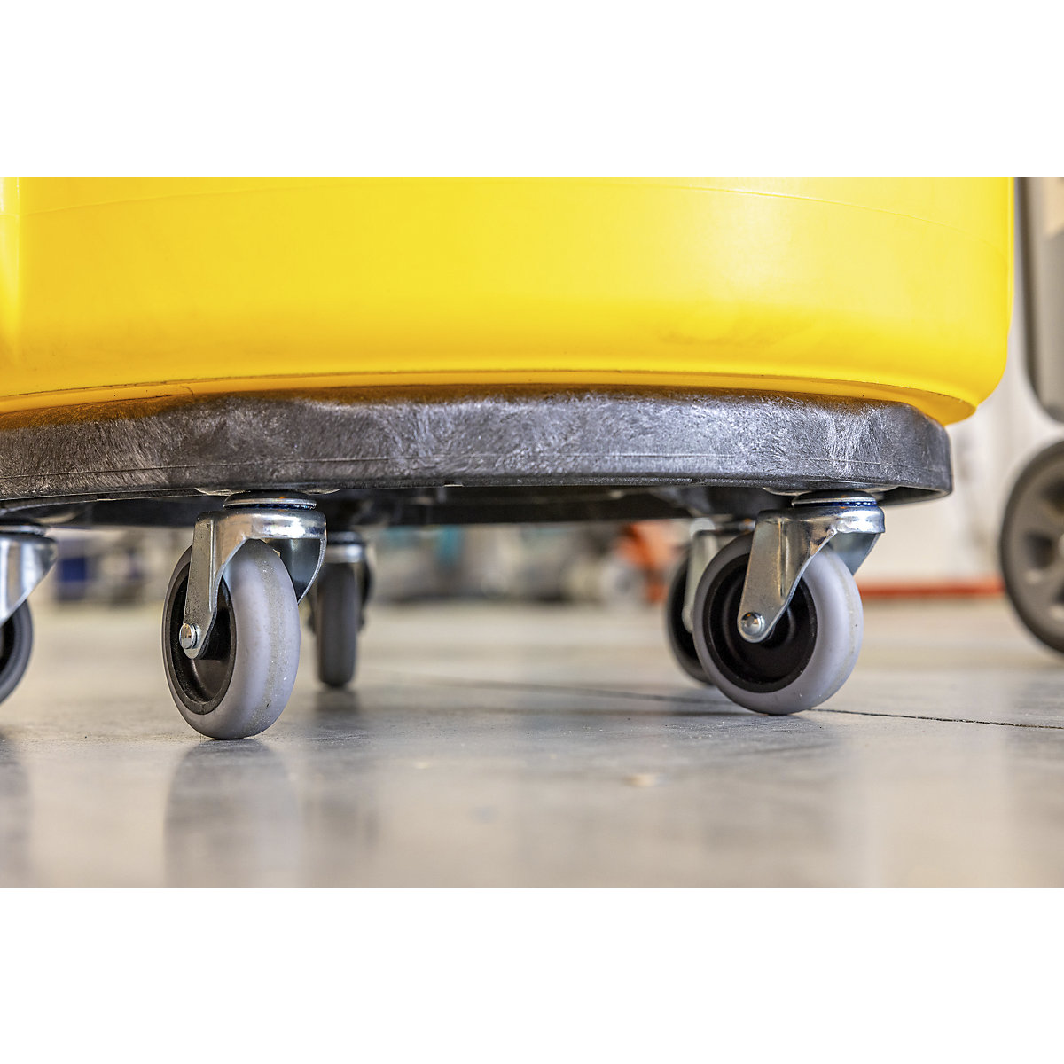 Rouleur simple / plateau rouleant BRUTE® – Rubbermaid (Illustration du produit 4)-3