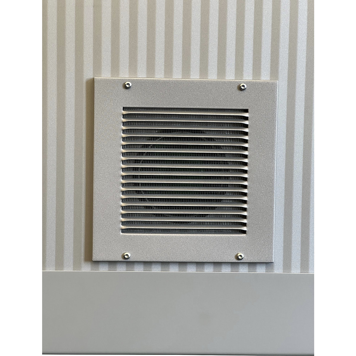 Electric wall ventilator