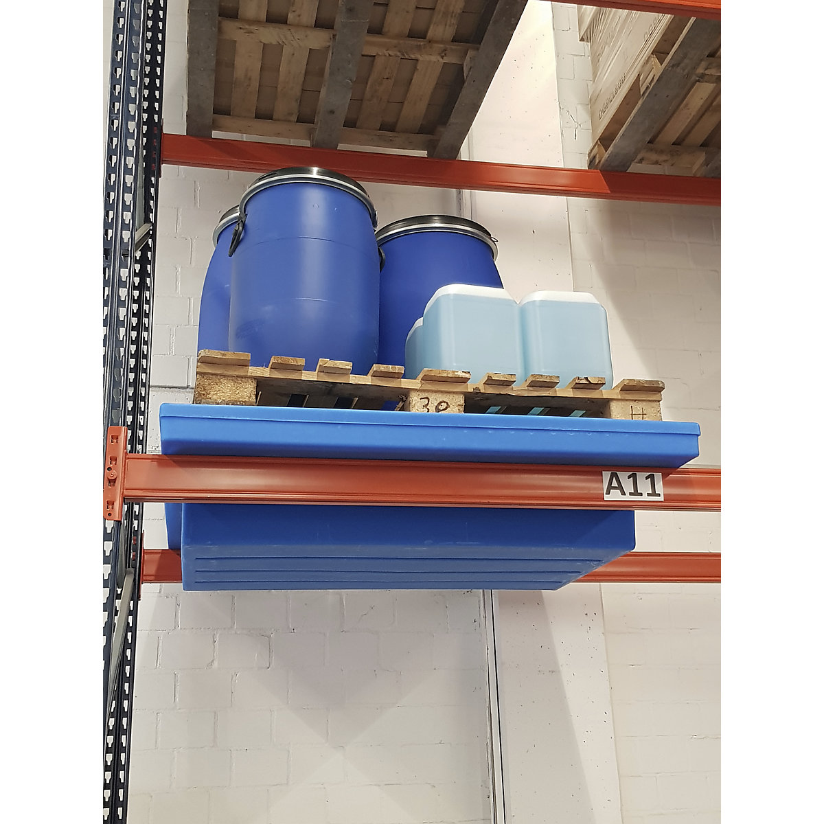 Cubeta de PE para enganchar en estanterías (Imagen del producto 14)