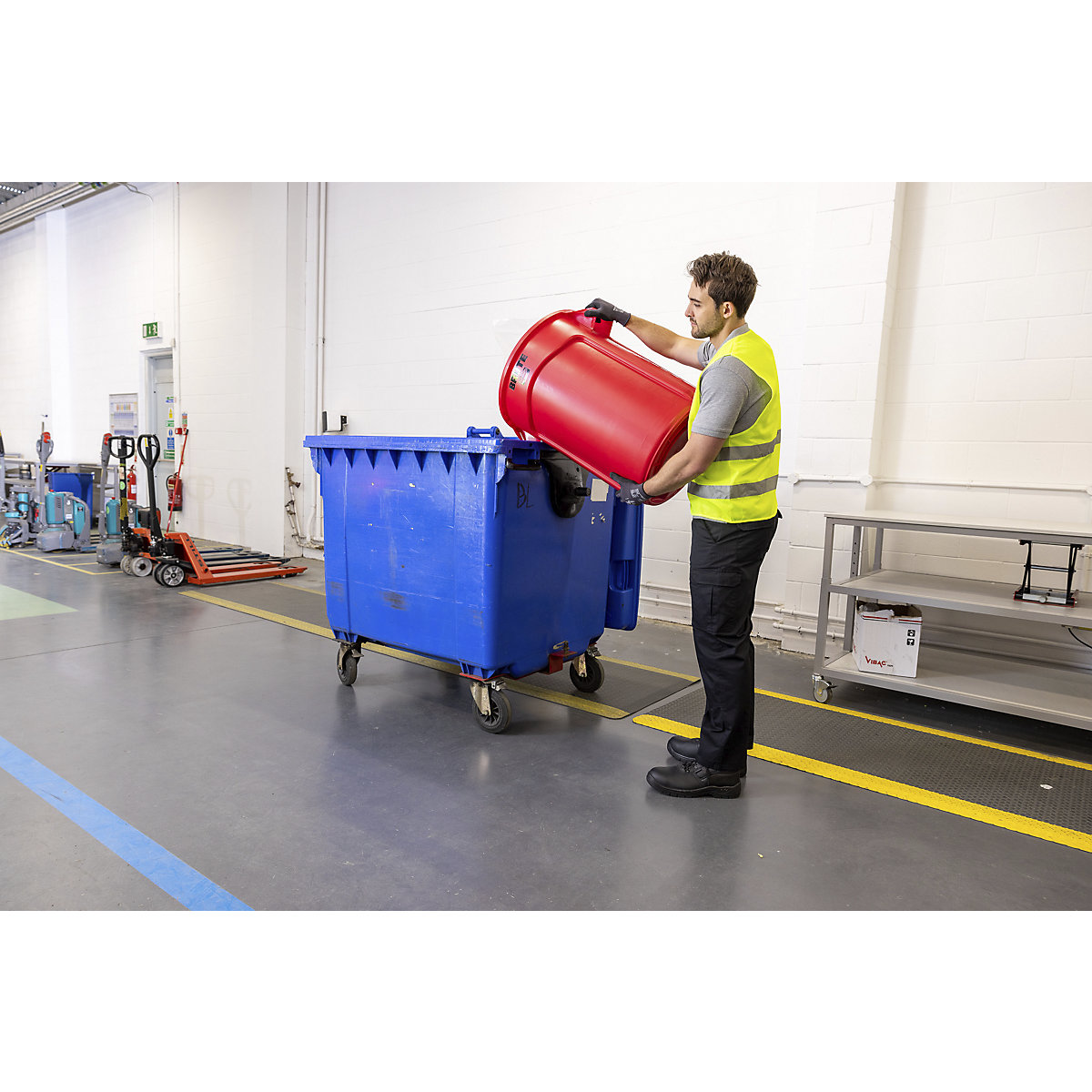 Bidone universale BRUTE®, rotondo – Rubbermaid (Foto prodotto 11)-10