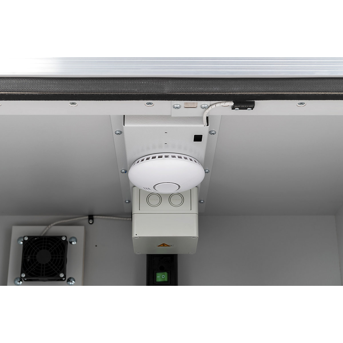Armario de carga de seguridad para baterías BASIC – CEMO (Imagen del producto 4)-3