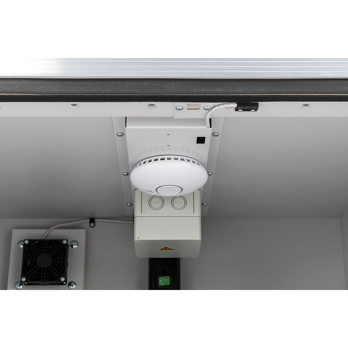 Armario de carga de seguridad para baterías BASIC – CEMO (Imagen del producto 4)-3