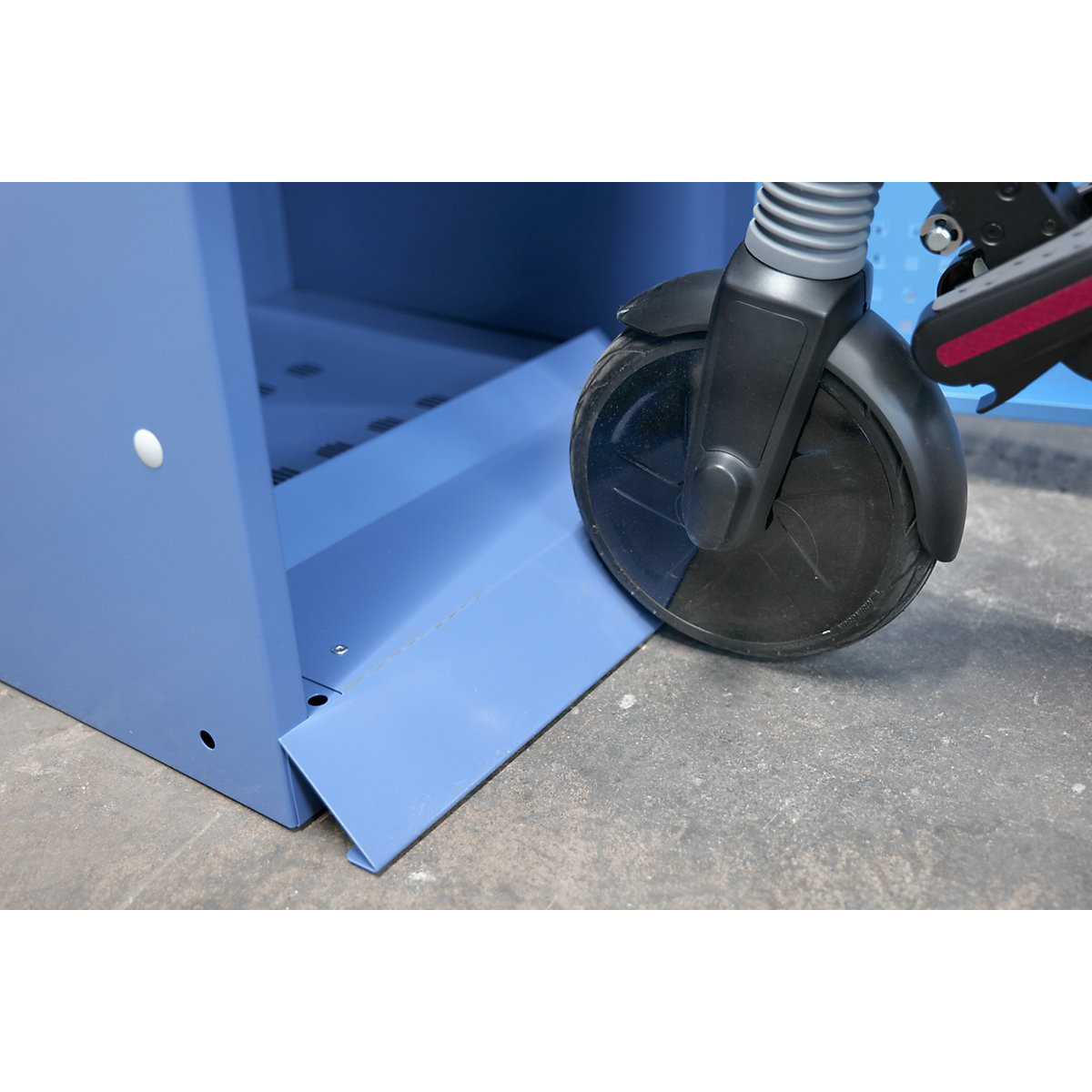 Armario cargador para patinete eléctrico (Imagen del producto 4)-3