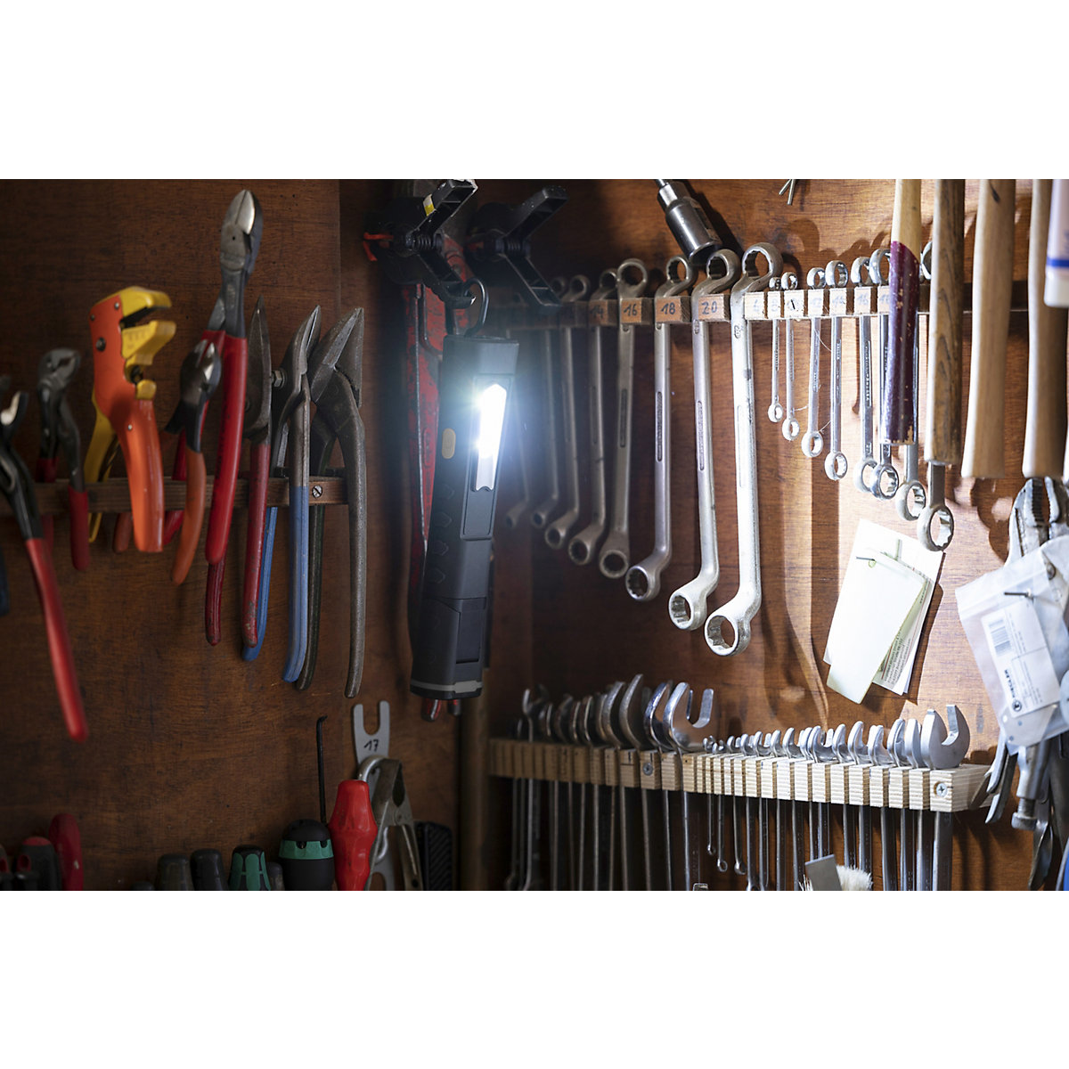 Lampada da lavoro a batteria WL1000R – Ansmann (Foto prodotto 13)-12