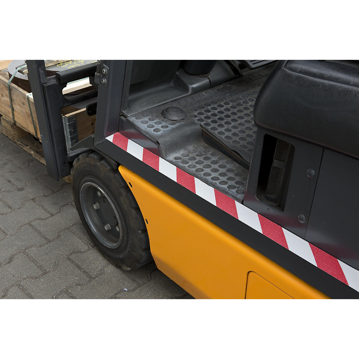 Nastro antiscivolo autoadesivo – COBA (Foto prodotto 4)-3