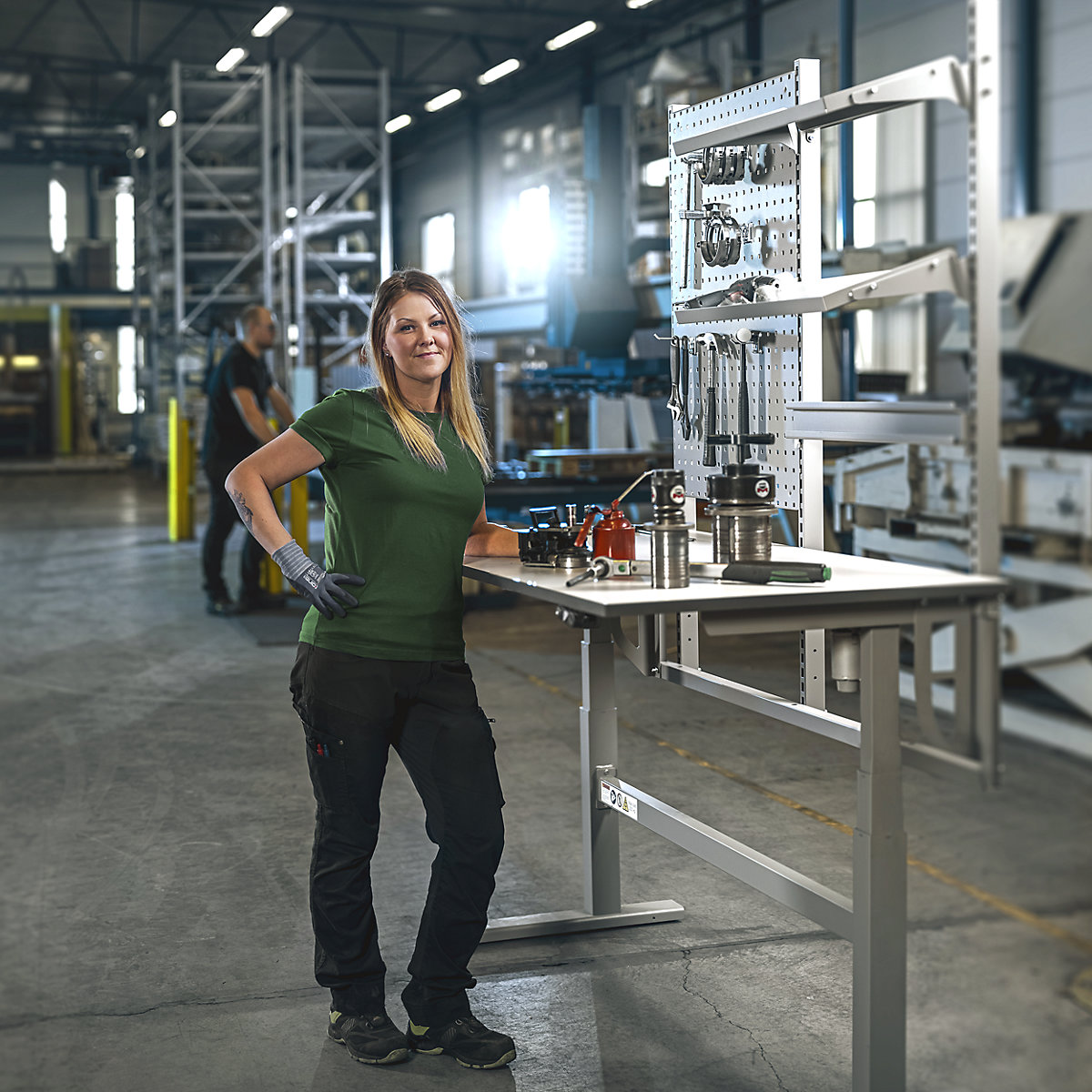 Tavolo da lavoro, regolabile elettricamente in altezza – portata 170 kg – eurokraft pro (Foto prodotto 3)-2