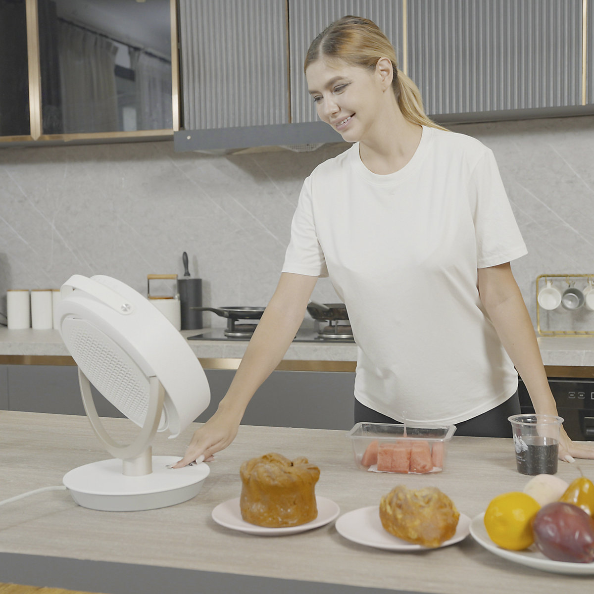 Premium PTC-Heizlüfter mit Tischfuß (Produktabbildung 3)-2