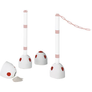 Plastic feet for chain stands