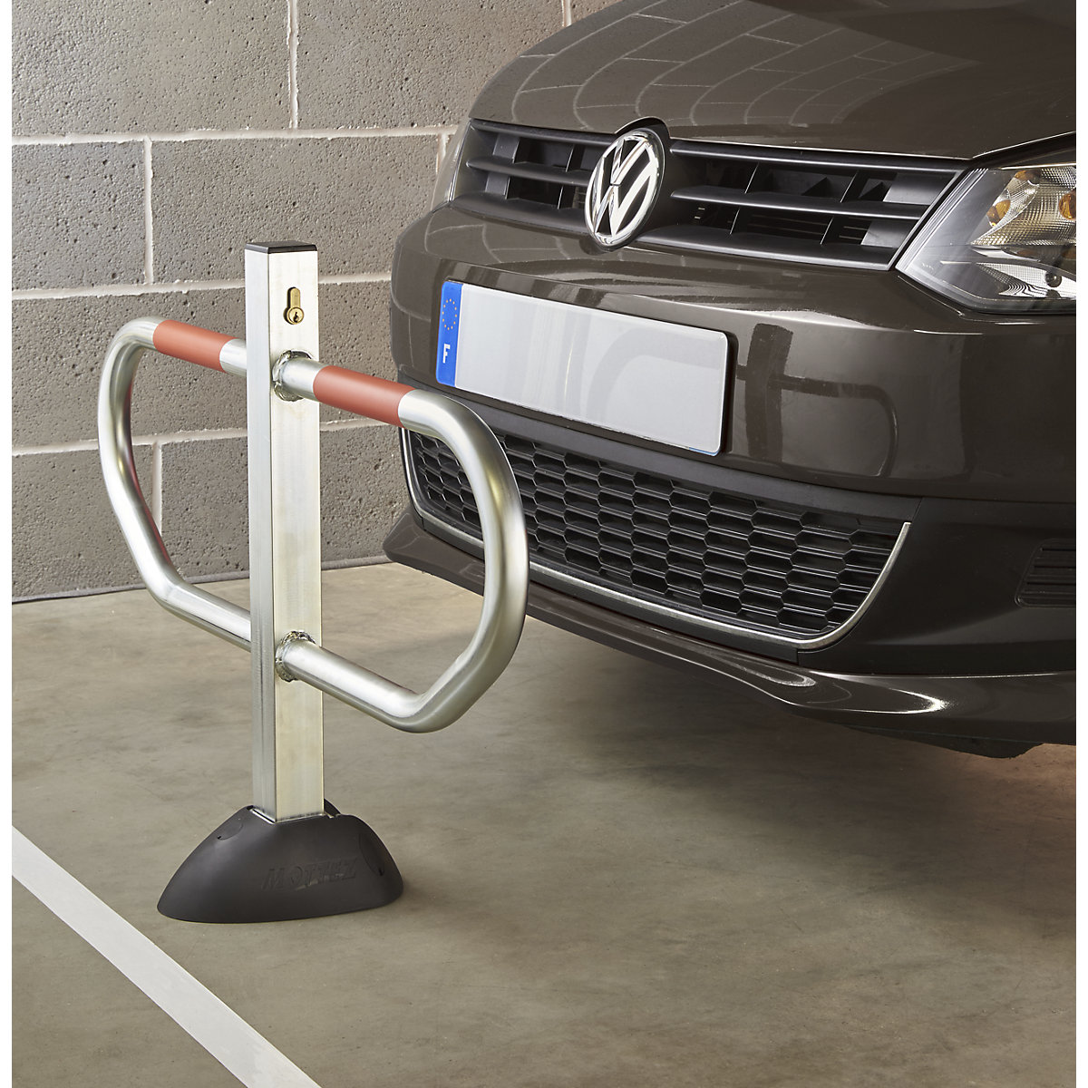 Designer parking barrier with centre foot – Mottez (Product illustration 3)-2