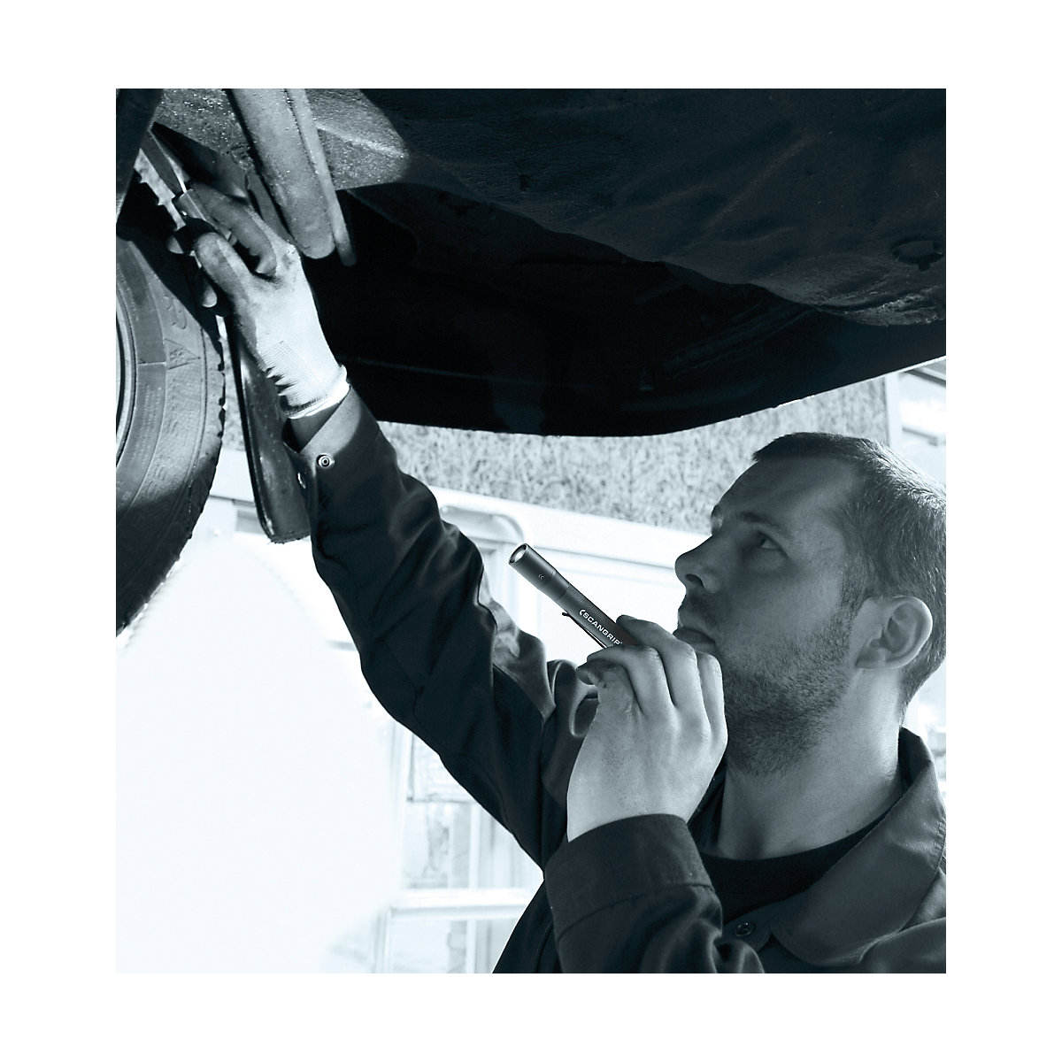 LED-zaklamp FLASH PEN R op een accu – SCANGRIP (Productafbeelding 8)-7