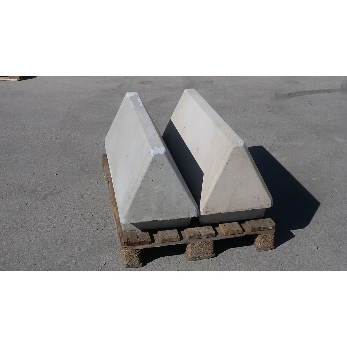 Beton-Absperrung, LxBxH 1090 x 390 x 465 mm (Produktabbildung 5)-4