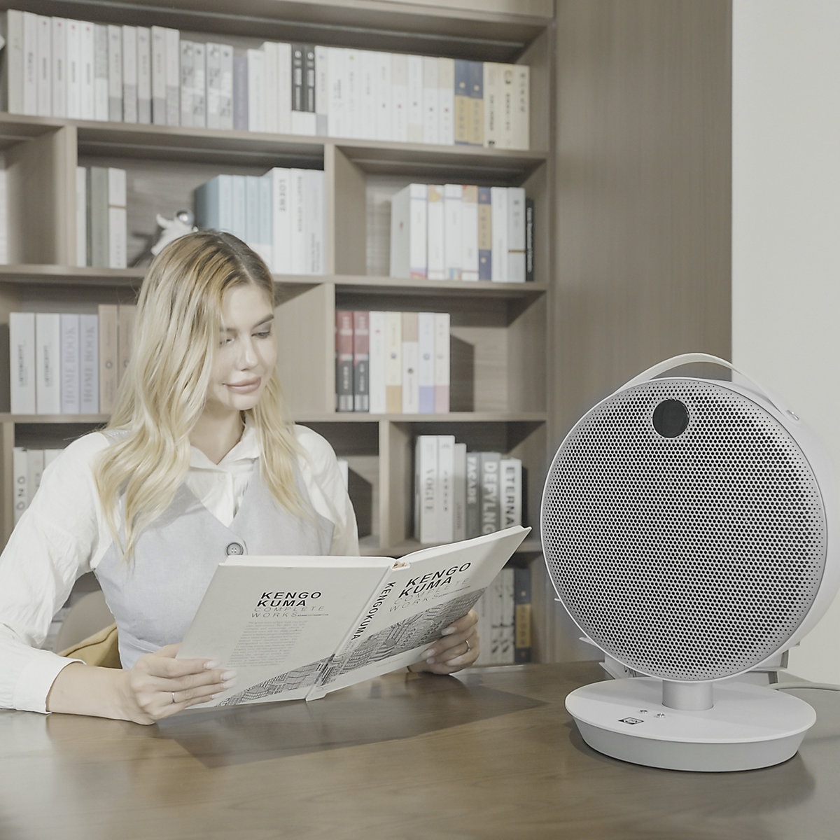 Aerotermă PTC premium cu picior de masă (Imagine produs 2)-1