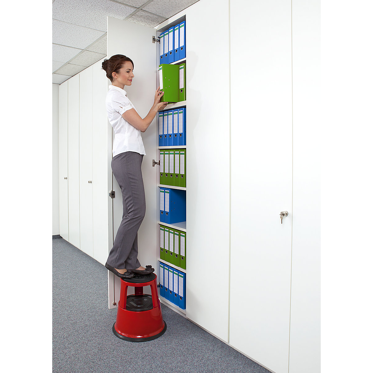 Taboret na rolkach ze stabilnej blachy stalowej – eurokraft pro (Zdjęcie produktu 3)-2