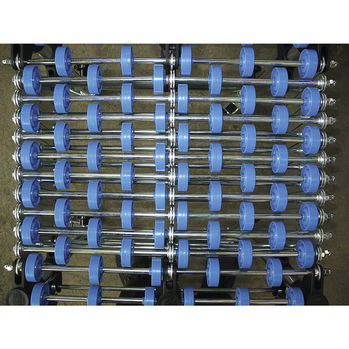 Gura Flexible skate wheel conveyor track length 2600 9800 mm