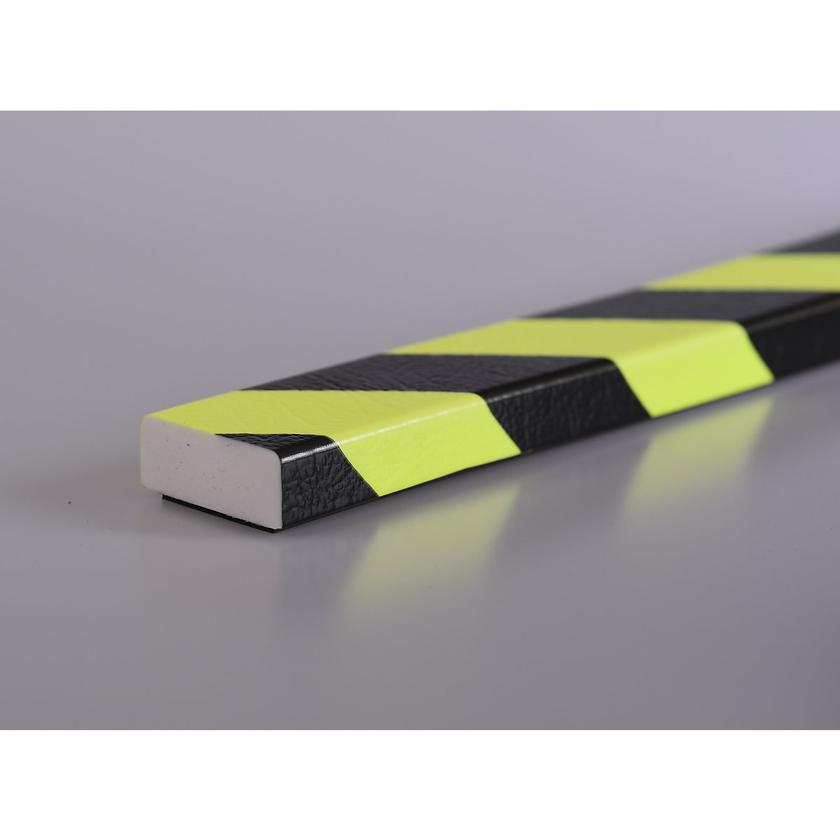 Proteção de superfícies Knuffi® – SHG, tipo D, unidade de 1 m, íman, amarelo/preto, fluorescente de dia-23