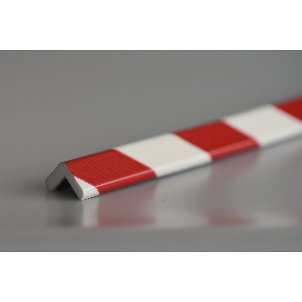 Protección de esquinas Knuffi® – SHG, tipo E, pieza de 1 m, rojo y blanco, imantado-15