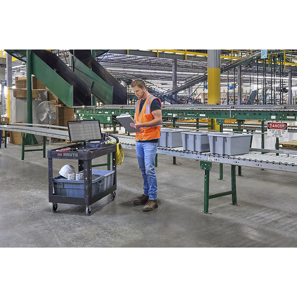 Mesa rodante multiuso de plástico – Rubbermaid (Imagen del producto 8)-7