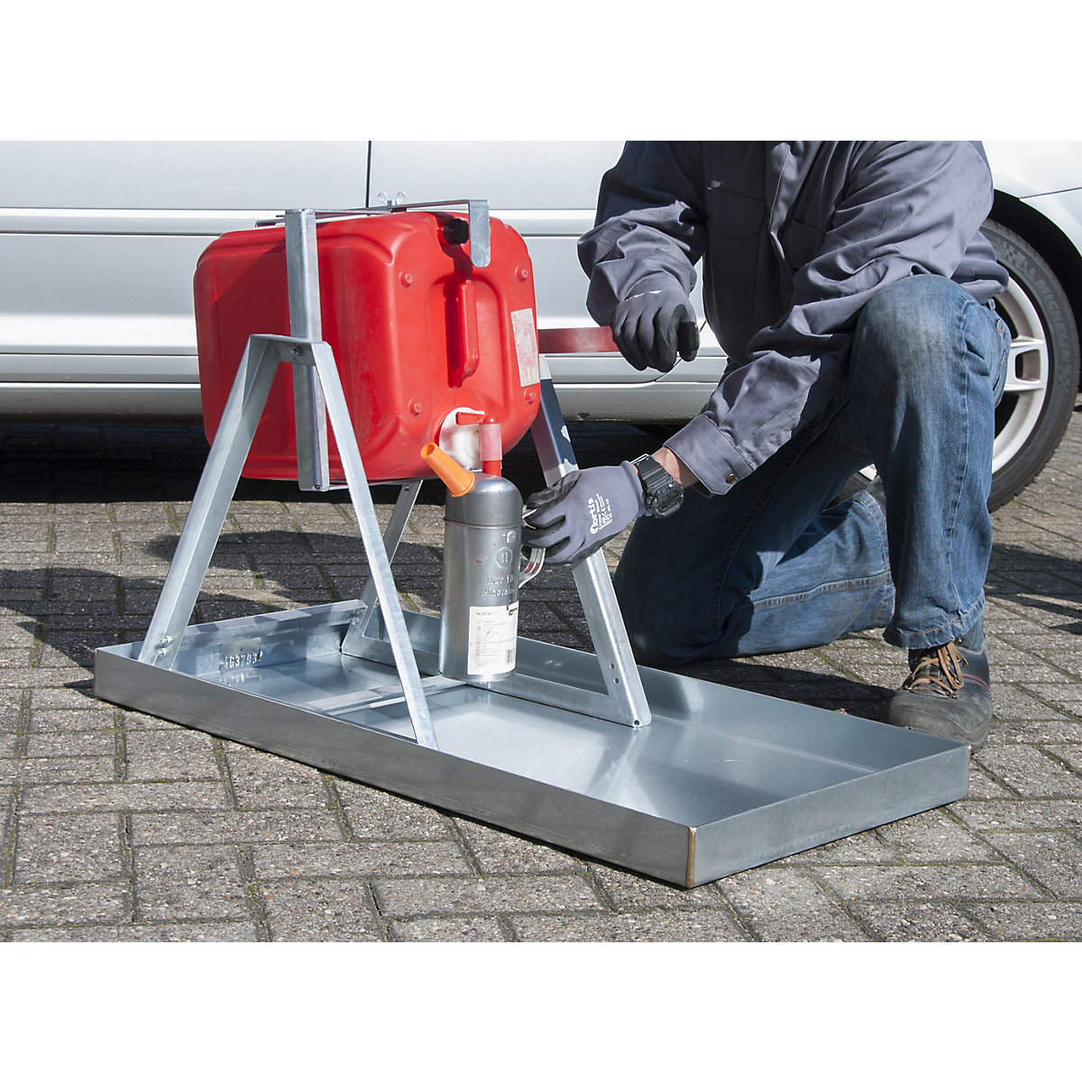 Suport basculant pentru canistră – eurokraft pro (Imagine produs 2)-1
