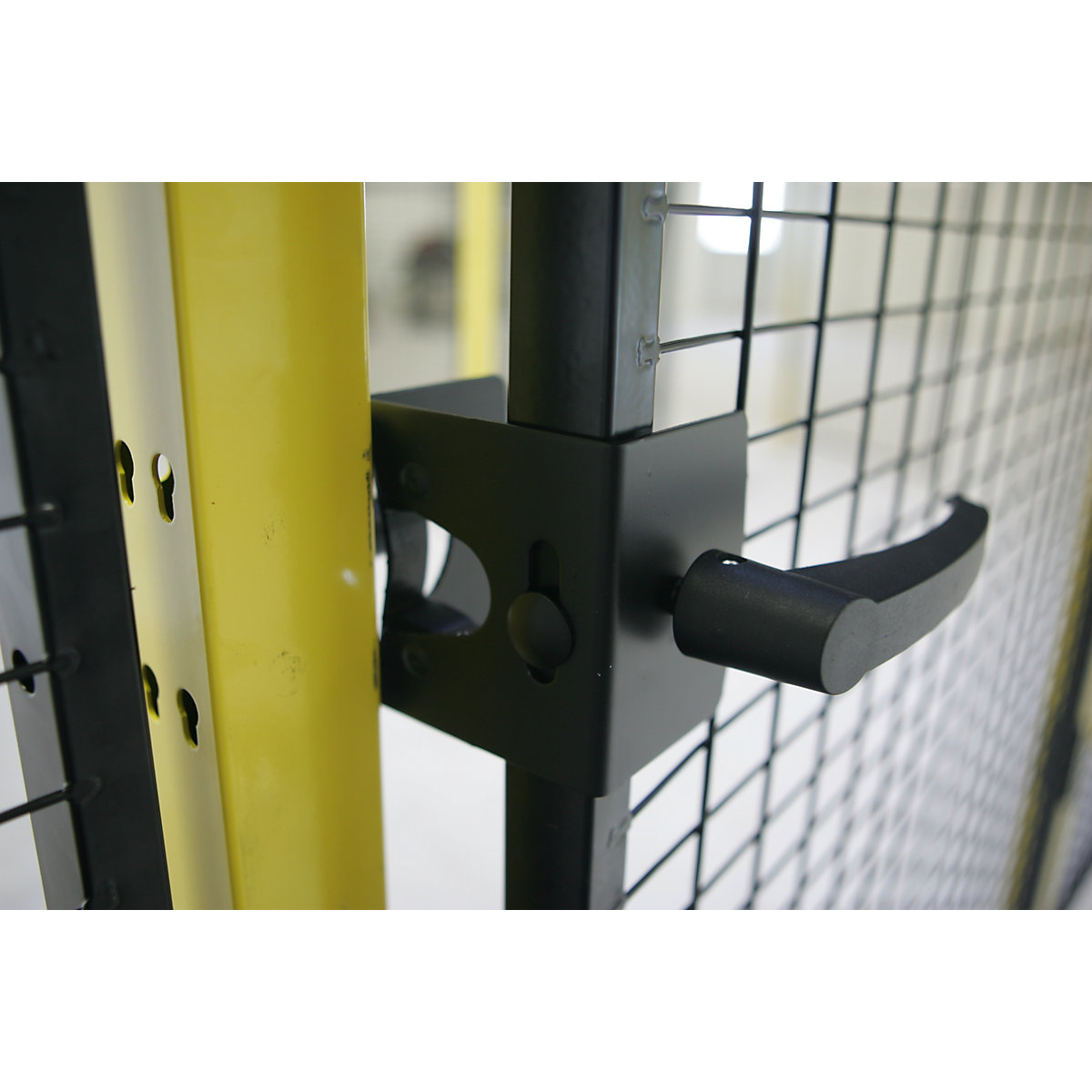 Ručka i uskočni zatvarač – Axelent, za klizna vrata, za zaštitnu mrežu za strojeve