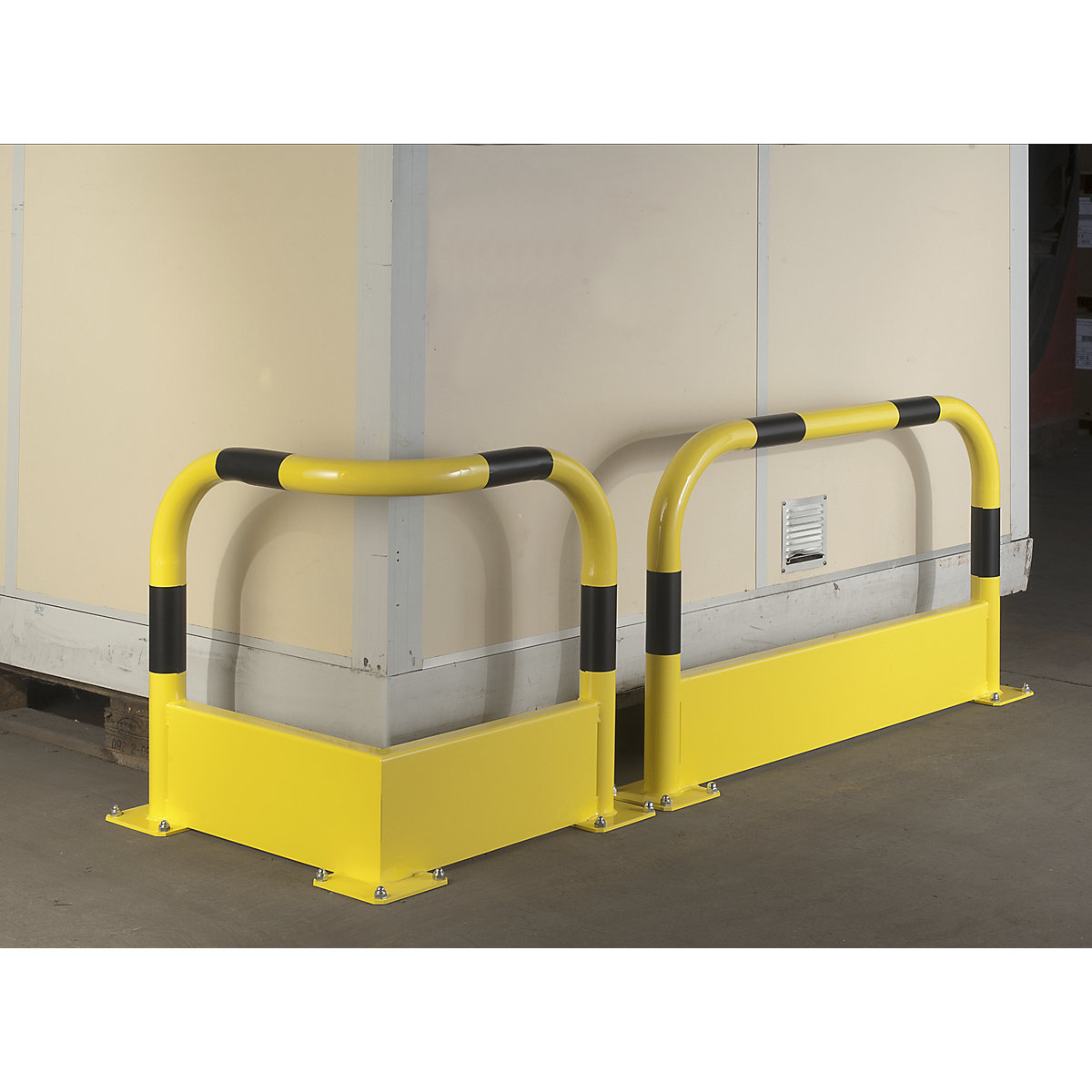 Arco parachoques con protección frente al acceso inferior, Ø 60 mm – Mottez (Imagen del producto 2)-1