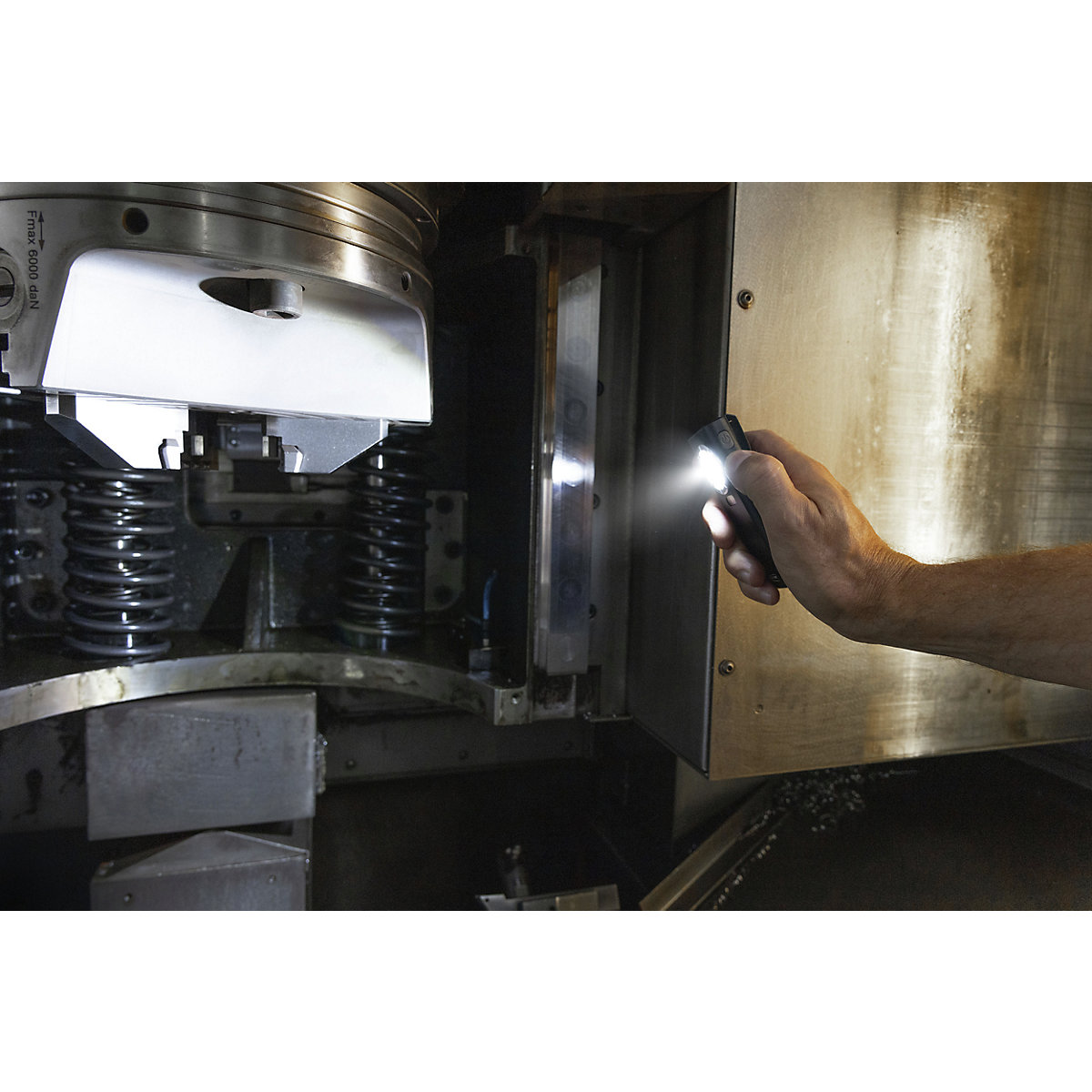 Luz de trabalho LED WL1200R Sensor – Ansmann (Imagem do produto 18)-17