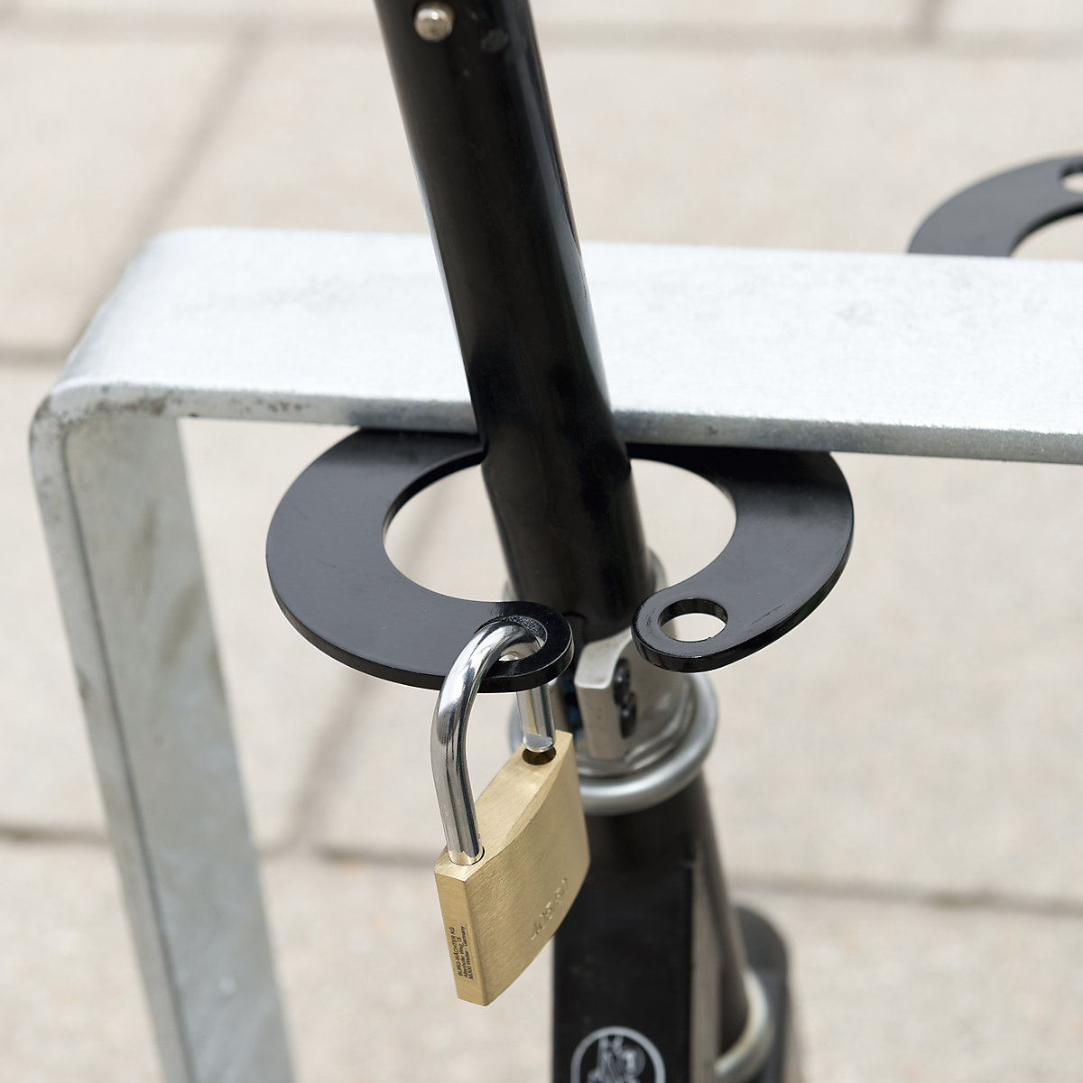 Aparcador de patinetes – Moravia (Imagen del producto 4)-3