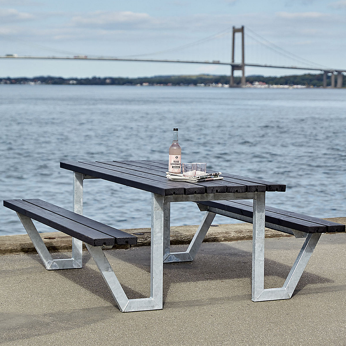 Conjunto de bancos e mesa para 6 pessoas (Imagem do produto 2)-1