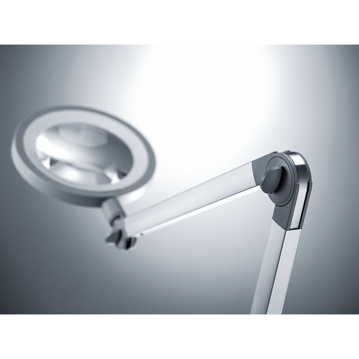 Lámpara LED con lupa – Waldmann (Imagen del producto 2)-1