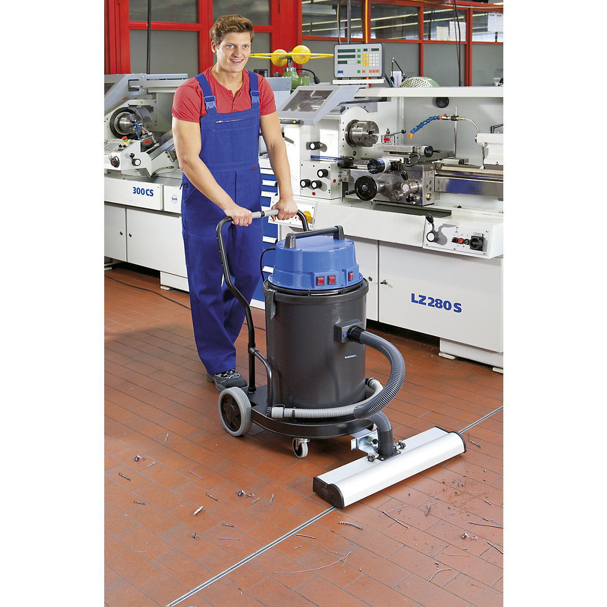 Industrial wet and dry vacuum cleaner – eurokraft pro (Product illustration 4)-3
