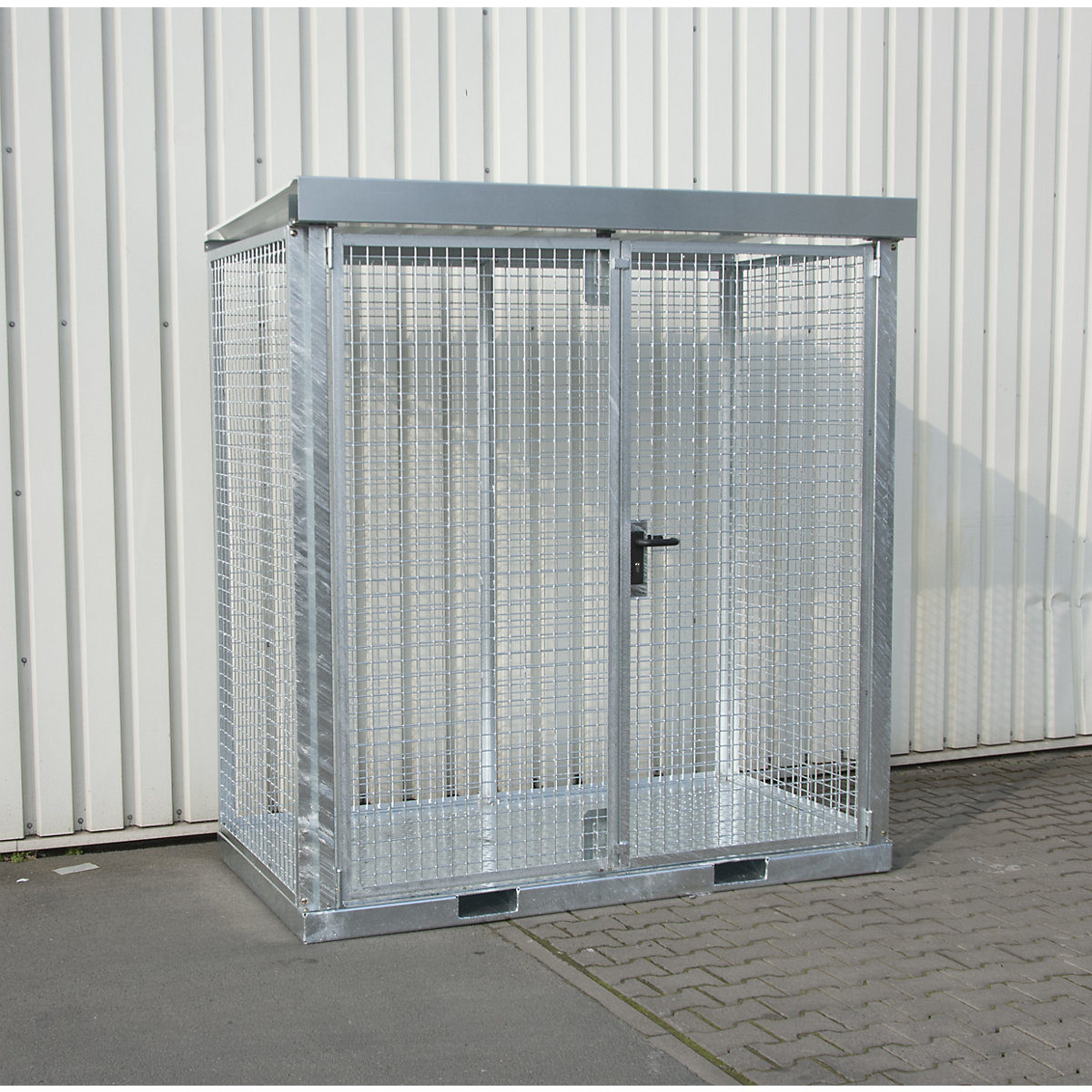 Assembled mesh gas cylinder cage - eurokraft pro