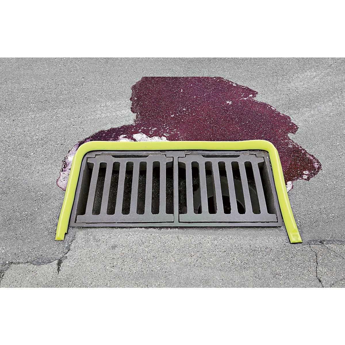 Containment barrier, flexible
