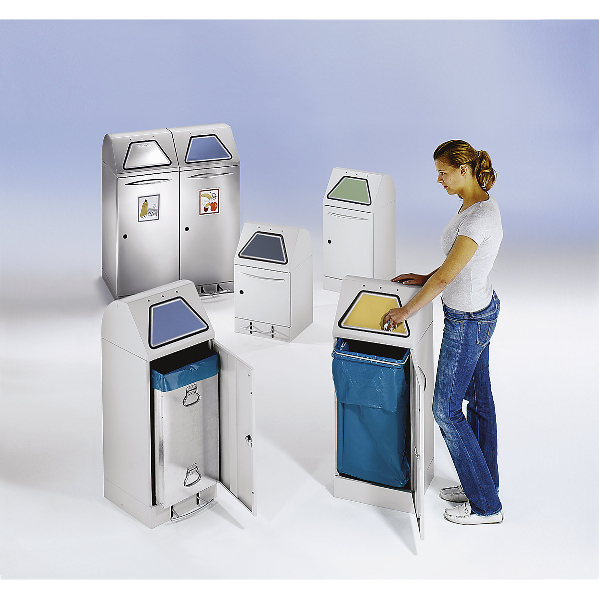 Recyclable waste collector with pedal (Product illustration 3)-2