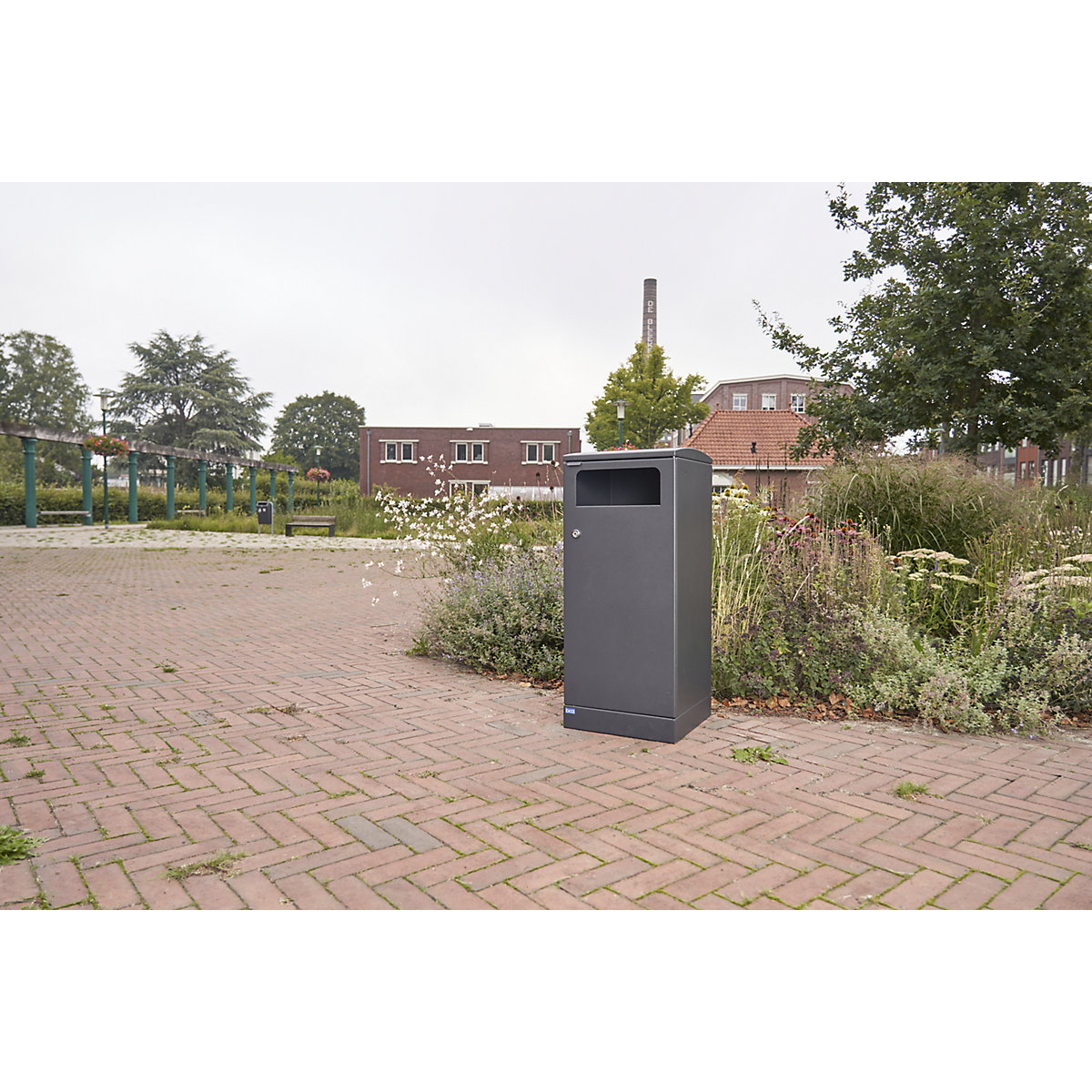 Outdoor waste bin (Product illustration 3)-2