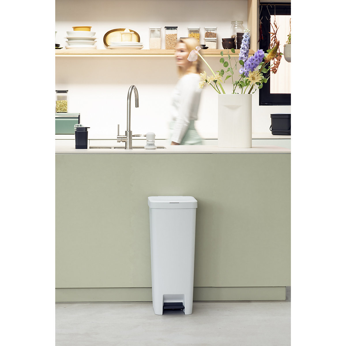 Step Up foot pedal bin (Product illustration 12)-11