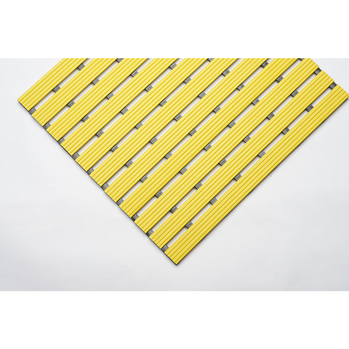 Esteira de perfil em PVC, por metro corrente, superfície de movimento em PVC duro, antiderrapante, largura 600 mm, amarelo