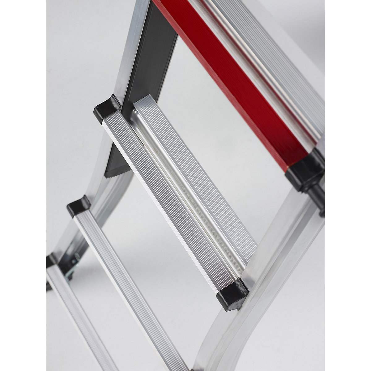 Escada Telescópica 1X13 Degraus Alumínio - 428183 - WORKER -   Compressores - Para cada necessidade, uma solução inteligente.