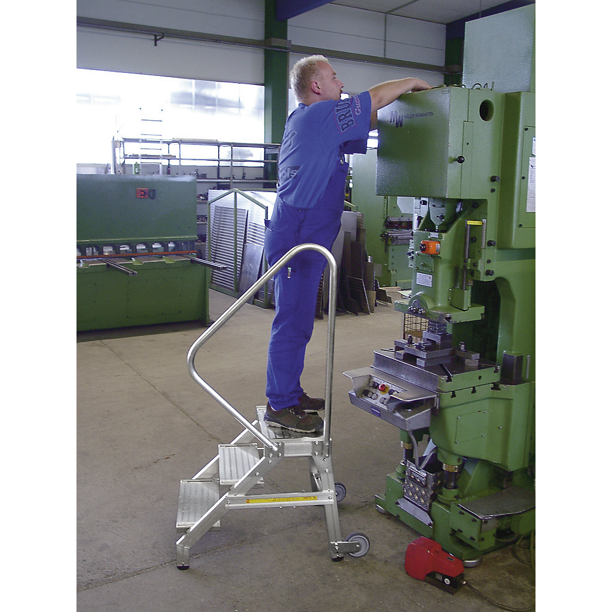 Escalerilla de montaje para cargas pesadas – eurokraft pro (Imagen del producto 3)-2