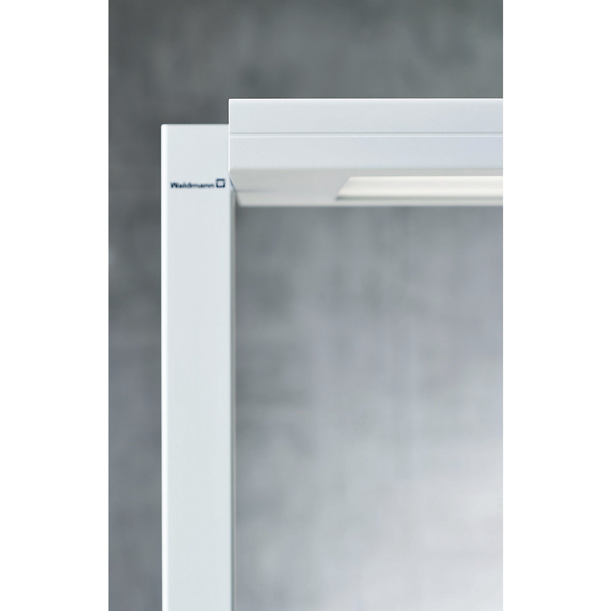 Candeeiro de pé LED LAVIGO – Waldmann (Imagem do produto 5)-4